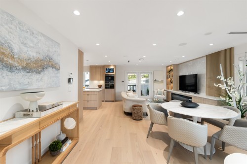 806 Montroyal Boulevard, North Vancouver, BC 