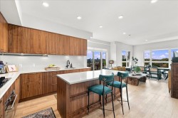 602-2550 Garden Drive  Vancouver, BC V5N 4X6