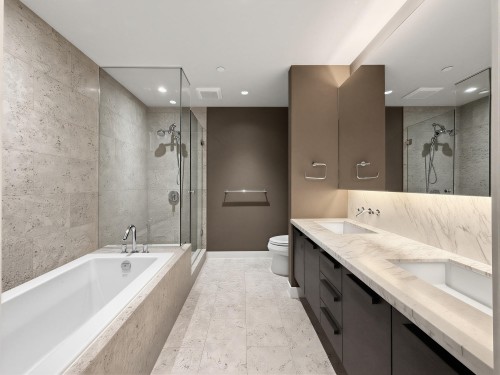 303-5838 Berton Avenue, Vancouver, BC 