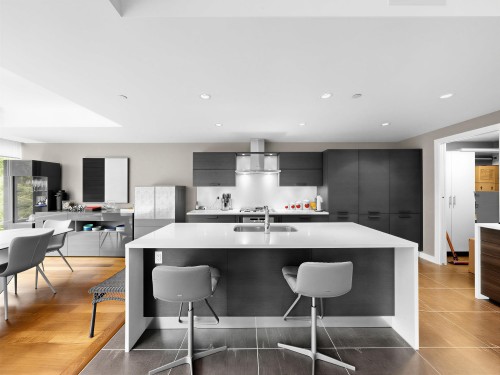 303-5838 Berton Avenue, Vancouver, BC 