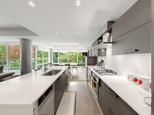 303-5838 Berton Avenue, Vancouver, BC 