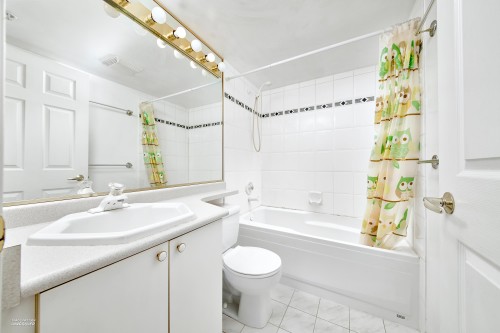 301-8989 Hudson Street, Vancouver, BC 