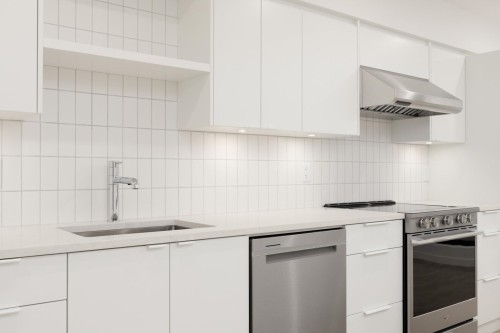 5449 Columbia Street , Vancouver, BC V5Y 3H4 2