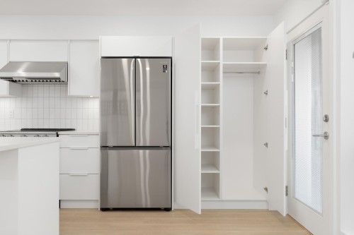 5449 Columbia Street , Vancouver, BC V5Y 3H4 3