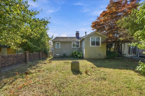 2219 25Th Avenue E, Vancouver, BC 