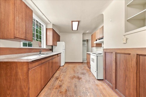 2219 25Th Avenue E, Vancouver, BC 