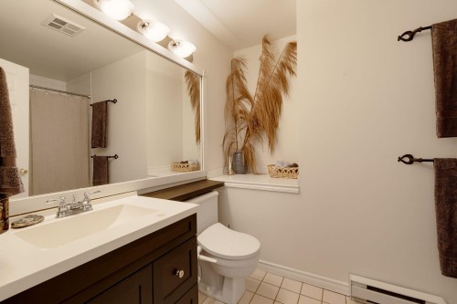 103-1644 Mcguire Avenue, North Vancouver, BC 