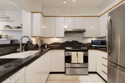 103-1644 Mcguire Avenue, North Vancouver, BC 