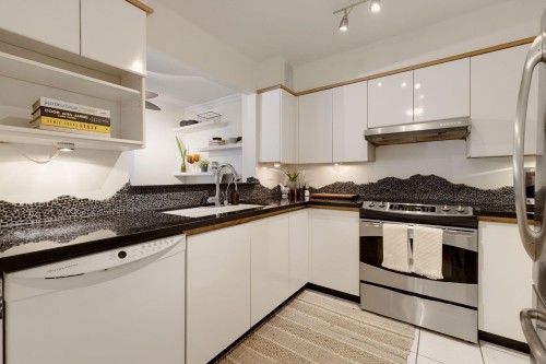 103-1644 Mcguire Avenue, North Vancouver, BC 