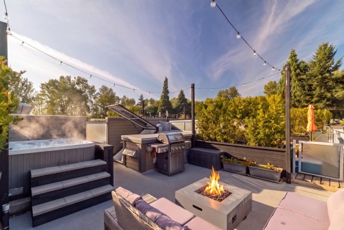 234-735 15Th Street W, North Vancouver, BC 