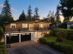 2763 Violet Street North Vancouver, BC V7H 2L7