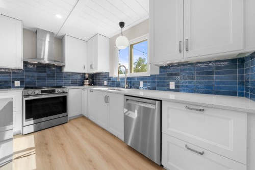 2763 Violet Street, North Vancouver, BC 