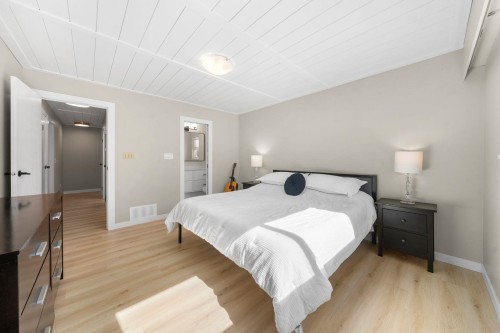 2763 Violet Street, North Vancouver, BC 