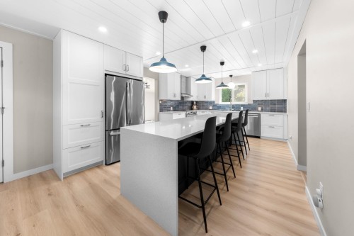 2763 Violet Street, North Vancouver, BC 