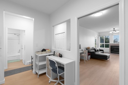 202-7300 Gilbert Road, Richmond, BC 