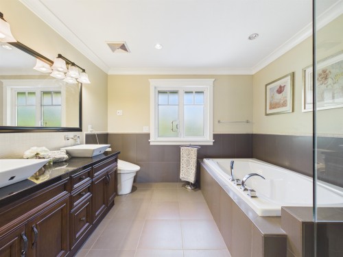 3575 38Th Avenue W, Vancouver, BC 