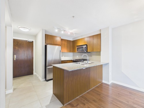215-5889 Irmin Street, Burnaby, BC 