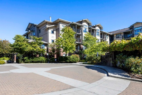 215-5889 Irmin Street, Burnaby, BC 