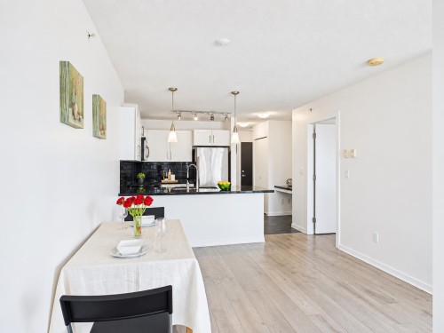 2805-2133 Douglas Road, Burnaby, BC 