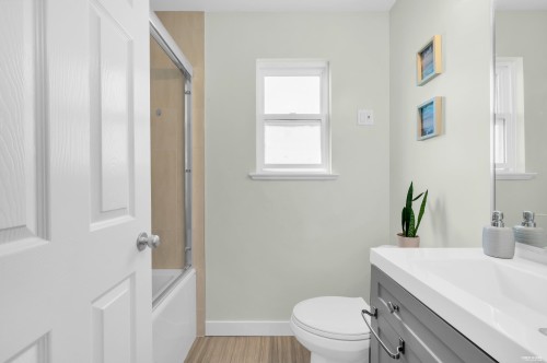 6925 Main Street, Vancouver, BC 