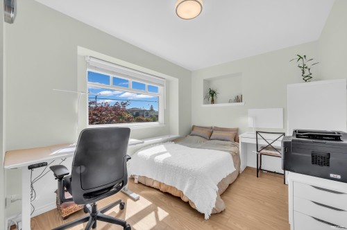 6925 Main Street, Vancouver, BC 
