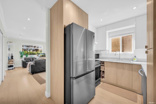 6925 Main Street, Vancouver, BC 