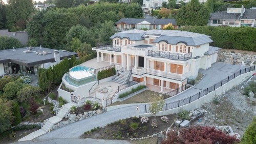 1445 Sandhurst Place, West Vancouver, BC 