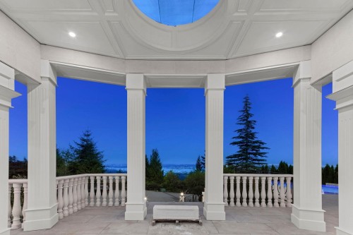 1445 Sandhurst Place, West Vancouver, BC 