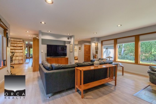 496 Melmore Road , Bowen Island, BC V0N 1G0 3