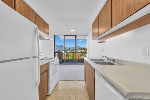 806-3760 Albert Street, Burnaby, BC 