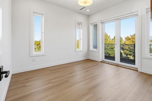 3290 48Th Avenue E, Vancouver, BC 