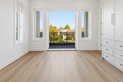 3290 48Th Avenue E, Vancouver, BC 