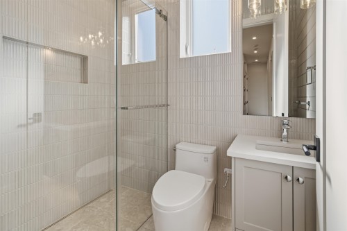 3290 48Th Avenue E, Vancouver, BC 