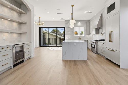 3290 48Th Avenue E, Vancouver, BC 