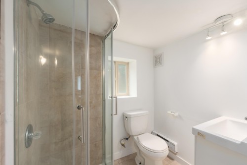 1038 51St Avenue E, Vancouver, BC 