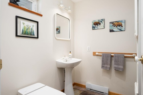 1529 Whitesails Drive, Bowen Island, BC 