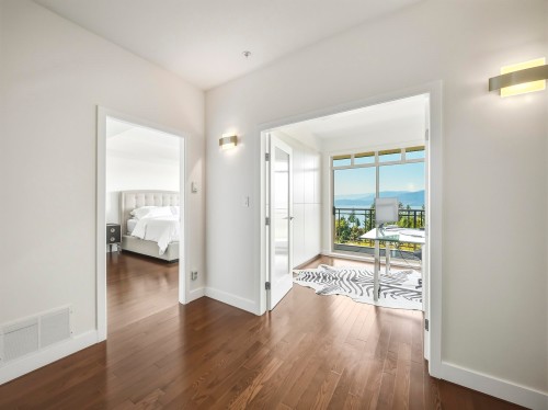 8547 Seascape Court, West Vancouver, BC 
