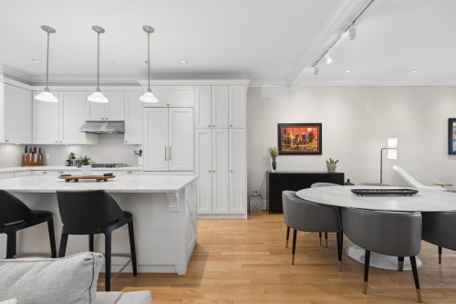 2015 Esquimalt Avenue, West Vancouver, BC 