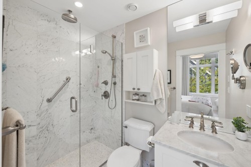 2015 Esquimalt Avenue, West Vancouver, BC 