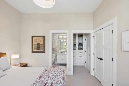 2015 Esquimalt Avenue, West Vancouver, BC 