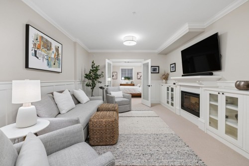2015 Esquimalt Avenue, West Vancouver, BC 