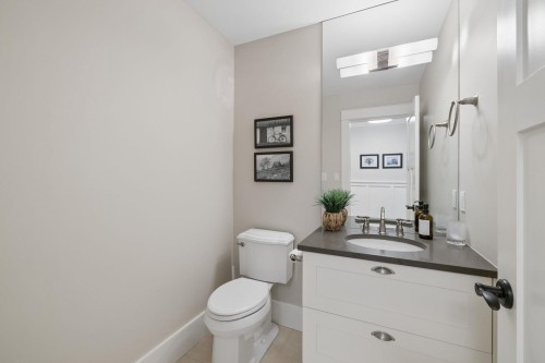 2015 Esquimalt Avenue, West Vancouver, BC 