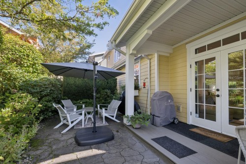 2015 Esquimalt Avenue, West Vancouver, BC 