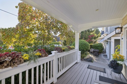 2015 Esquimalt Avenue, West Vancouver, BC 