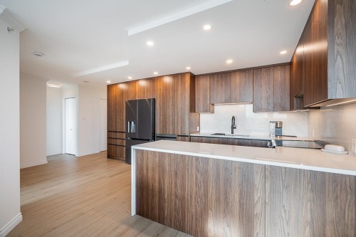 1906-4388 Buchanan Street, Burnaby, BC 