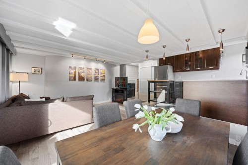 201-341 Mahon Avenue, North Vancouver, BC 