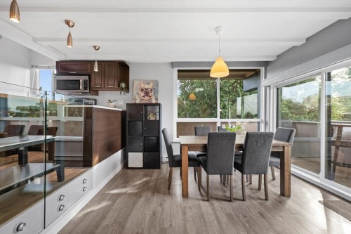 201-341 Mahon Avenue, North Vancouver, BC 