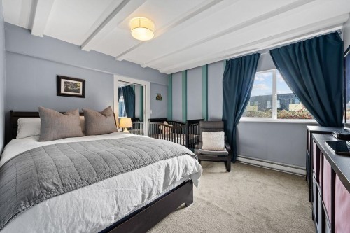 201-341 Mahon Avenue, North Vancouver, BC 
