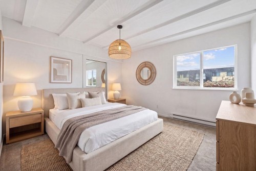 201-341 Mahon Avenue, North Vancouver, BC 