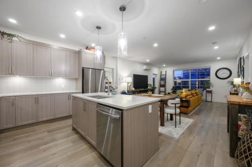 316-22633 Selkirk Avenue, Maple Ridge, BC 